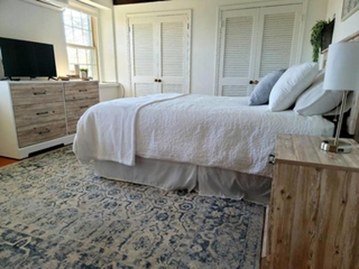 Downingtown Manor - 1900S Farmhouse With Creek Views ภายนอก รูปภาพ