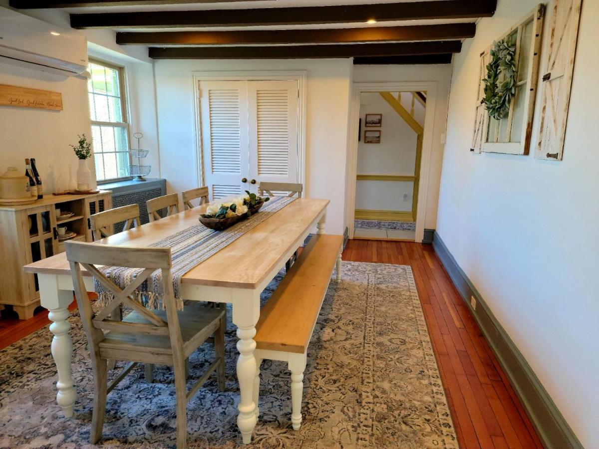 Downingtown Manor - 1900S Farmhouse With Creek Views ภายนอก รูปภาพ