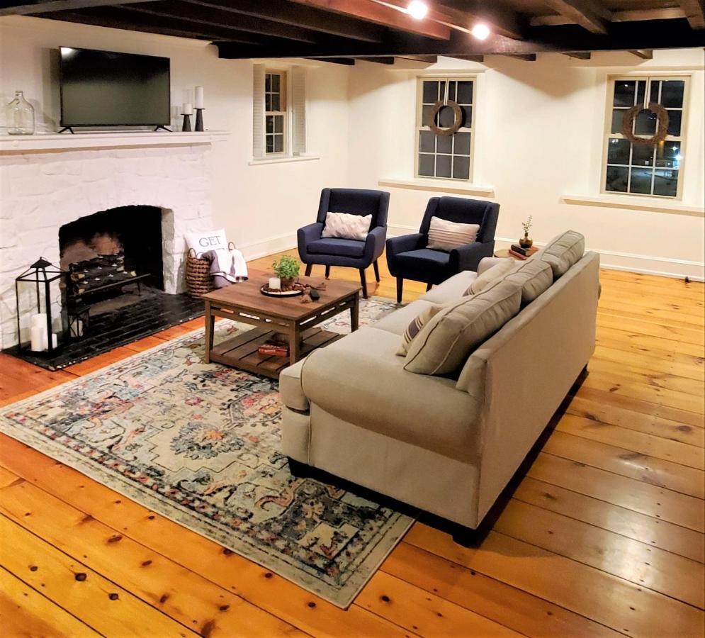 Downingtown Manor - 1900S Farmhouse With Creek Views ภายนอก รูปภาพ